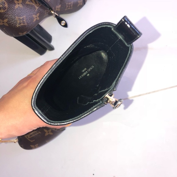 Louis Vuitton Limited Edition Runway - Picture 8 of 8